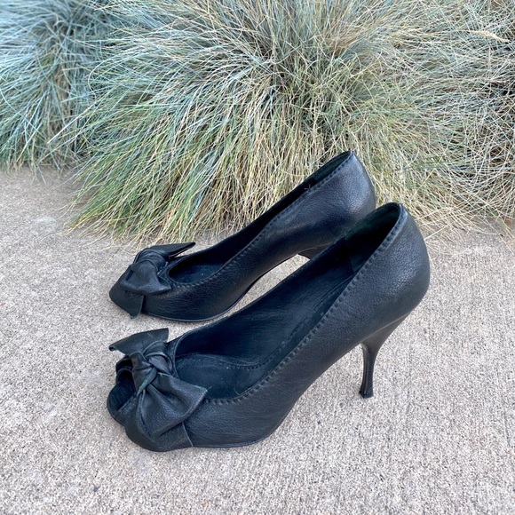 Miu Miu Bow Peep Toe Stiletto Heel Black Leather size EU 39 Matte Black - Picture 3 of 11